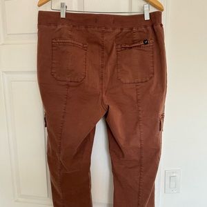 Cargo Capri Pants